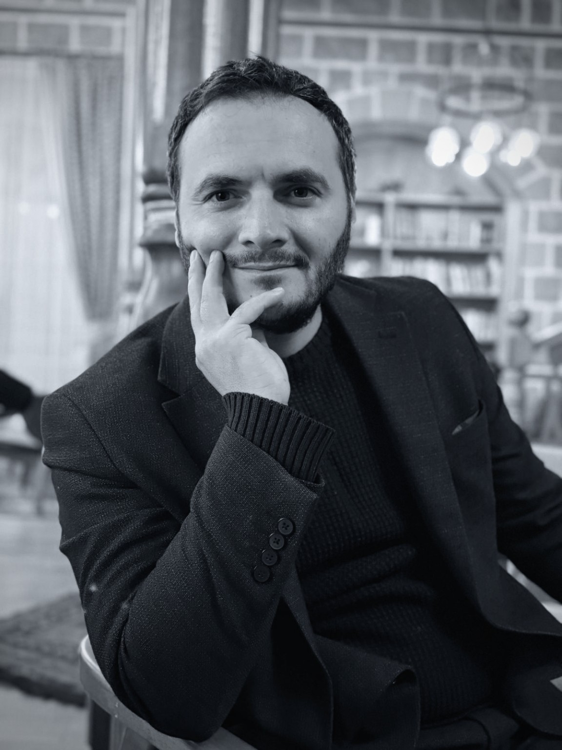 Dr. Muhammed Ersin TOY’un siyah-beyaz portresi